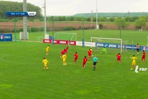U16國足禁區失誤送大禮，羅馬尼亞球員輕松破門